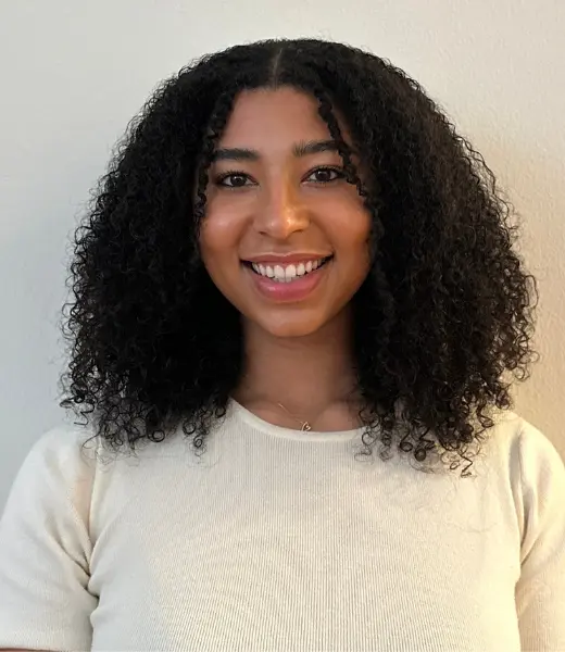 Headshot of CFR Staff Therapist Sarah Bowman.